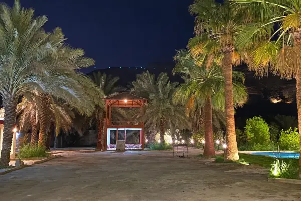 فيلا واسعة للبيع